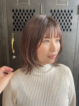 アチーブリス(achieve Liss) 小顔フェイスレイヤー外はねボブシースルーバング×ベージュ