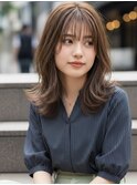 セミロング20代30代ストレートレイヤー前髪なし前髪