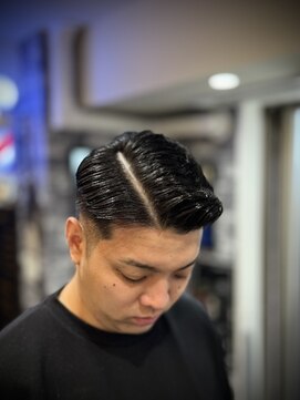 プラウド(PROUD) 大人海外メンズヘア七三分けサイドパートフェードカット