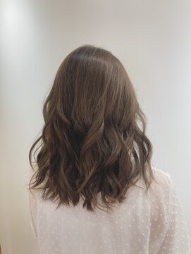 カーム( Calm) オリーブカーキ　パーソナルカラー