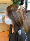 大人かわいいくびれミディラベンダーインナーカラー