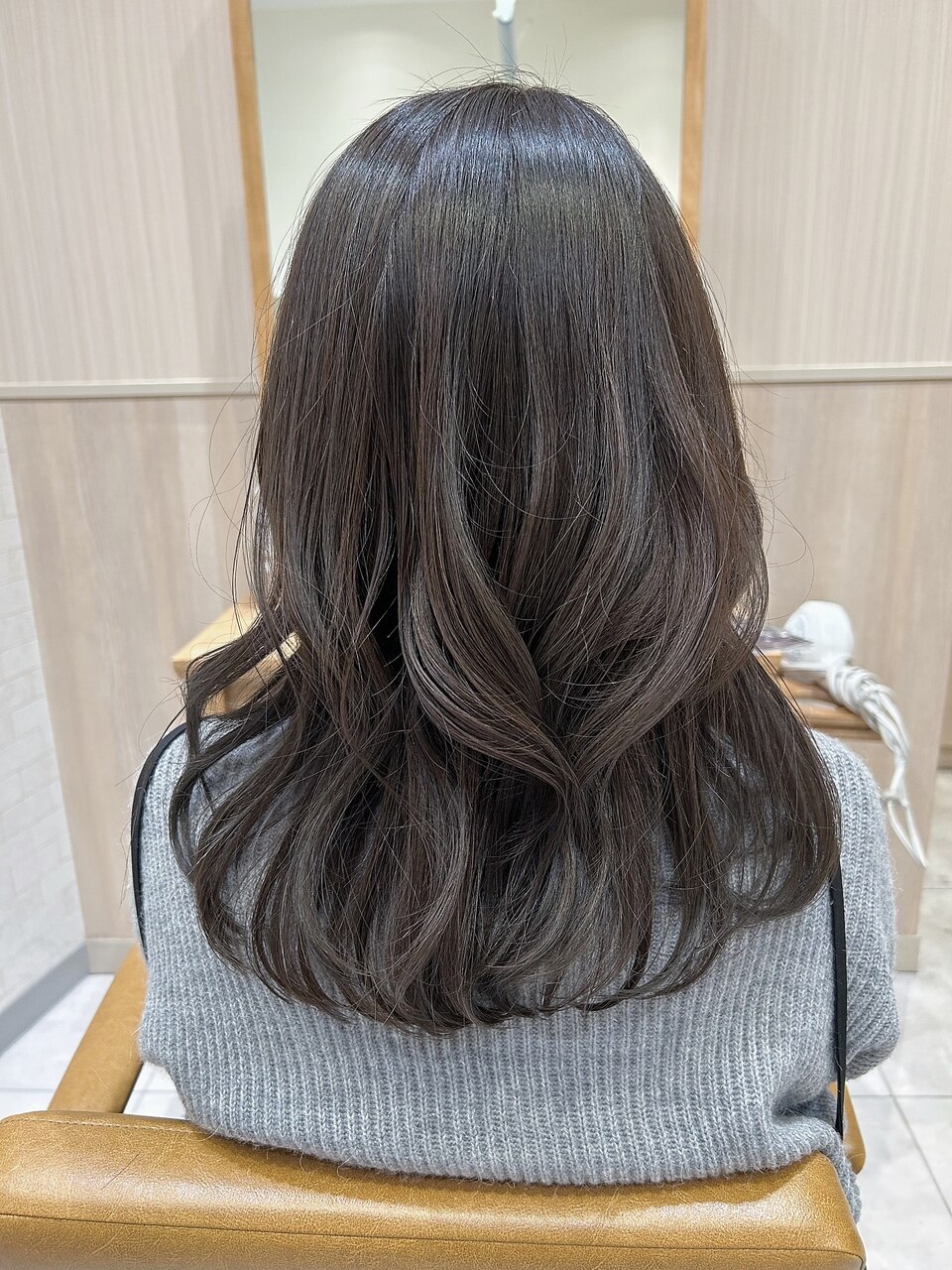ダークグレージュ/オフィスカラー/トーンダウン/7レベル：L175091775