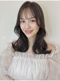 くびれヘア大人可愛いレイヤーカット韓国ヘアプラチナグレージュ