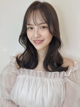 バイオレットジェム(Violet`jem) くびれヘア大人可愛いレイヤーカット韓国ヘアプラチナグレージュ