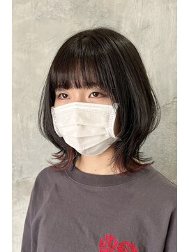 ヘアサロン リュッカ(Lycka) 【Ｌｙｃｋａ】ミディアムウルフ×インナーカラー