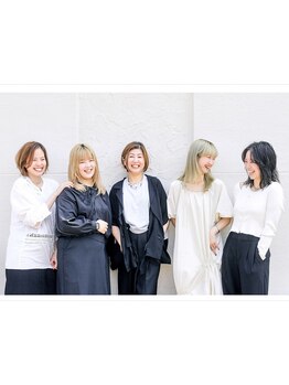 気になる最新ヘアーやファッション、メイクなど、同じ目線で楽しく話せる女性STAFF在籍―Longtemps―