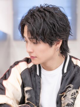 ユウ 渋谷(U) アッシュブラックマッシュパーマ刈り上げツーブロック