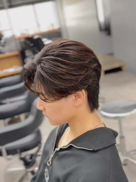 オーバルバイアピッシュ(OVARL by apish) センターパートニュアンスパーマフェザーショートシャドウパーマ