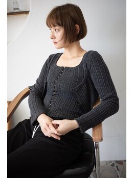 フィーカ(Fiika)の写真/【肥後橋3分】お洒落なファーストグレイ×暗すぎない白髪染めが大好評!透明感や色味を楽しみたい大人女性へ