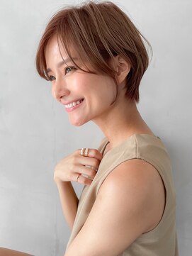アグノス 青山(Agnos) 艶感サイドバング大人ガーリーこなれヘア薄めバング美髪前髪