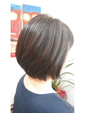 グランミリ(Grand mm) 大人の丸み前下がりショートボブ