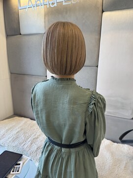 アナ ラーナ(Anna Lanna) ダブルカラーベージュの丸みボブ＊森本ひろか＊