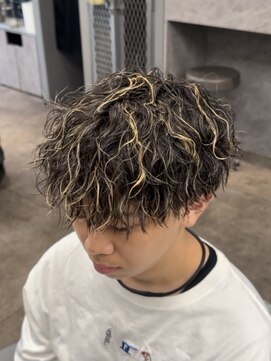 ノイセルヘアー(Noisyle Men's hair) リバースセンターパート/ニュアンスパーマ/ダウンバング/MEN'S◎