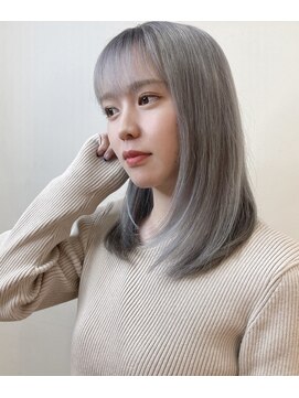 ルーム(Room) ミディアムレイヤー/ホワイトシルバー/シルバーグレーブリーチ