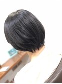 流し前髪のミニボブ