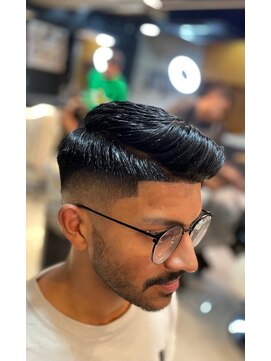 フランクスバーバー アンド ビアークラブ(FRANK'S BARBER and BEER CLUB) フェードスタイルF