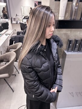 キング 枚方店(K!ng) 【枚方、高槻、梅田】ホワイトハイライトケアブリーチ