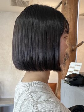ビスクヘアデザイン(bisq hair design) ボブ　切りっぱなし　艶髪　髪質改善カラー　ショート