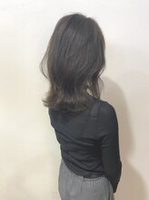 アバース(abirth) 透明感のある抜け感ミディアム　20代30代