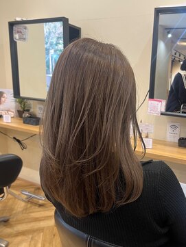 アルター(aL ter) レイヤーカット×グレージュ ［メルティカラー/似合わせカット］