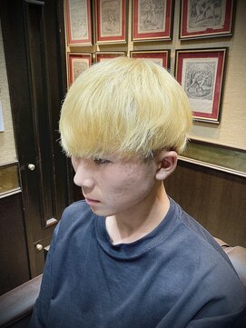 レオヘアワークス(LEO HAIR WORKS) ブリーチマッシュ　新潟市中央区メンズカット　刈り上げ女池