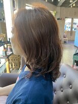 ビーチェ 小岩(Bice)&nbsp;暗くしない白髪ぼかしカラー 立体的に魅せるピンク系カラー