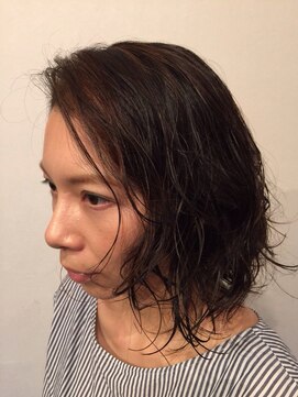 カミリー(Kamily) スタイリングはラフにクシュっと。