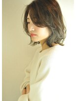 カフネ(CAFUNE)&nbsp;くびれミディアム　やわつやアッシュカラー