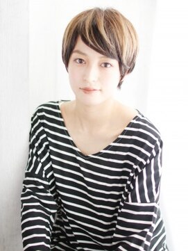 ヘアメイク ナル(hair make nalu) 作り込まない2トーンナチュラルショートスタイル