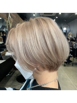 ローレンアンドパレード 並木坂店(Lauren&Parade) レディースショート×ホワイトミルクティー/熊本/上通/下通