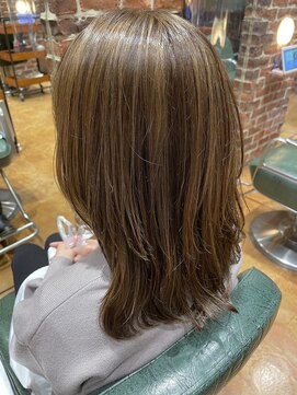 チップタップ 町田店(tip top) レイヤーカット×白髪ぼかしハイライトベージュ