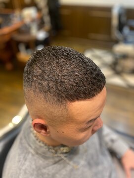 ヒロギンザバーバーショップ 神楽坂店(HIRO GINZA BARBER SHOP) スキンフェード×濡れパン