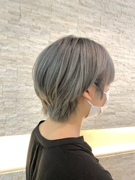 グロー 大宮(GLROW) ◆ 韓国大宮顔周り髪質改善レイヤー前髪カットくびれブリーチ
