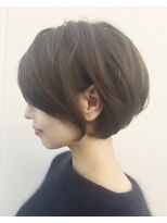 ルーファス メグロ(Ruufus Meguro) ひし形大人フェミニンショートボブ30代40代50代白髪ぼかしカラー