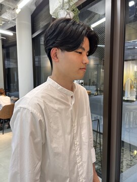 ミィ 表参道(mee.) ダークアッシュ/アッシュブラック/カルマパーマ/ベリーショート