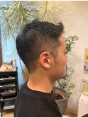 【黒髪ワイルドアップバング刈り上げフェードビジネスショート】