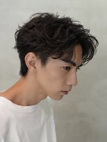 バイフィフス 原宿/表参道(by fifth)&nbsp;シャドウパーマスパイラルパーマセンターパート大人メンズヘア