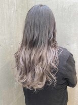 デイズ(days)&nbsp;透明感ベージュグラデの外国人風ゆる巻きロング