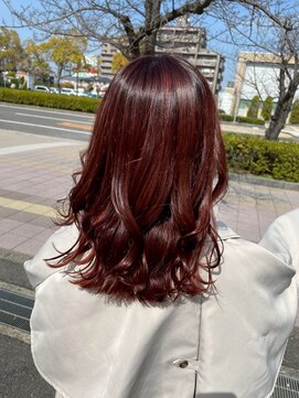 シプ 丸亀(sip) ツヤ暖色ブラウンの韓国風ワインレッド赤髪暖色艶カラー 20代