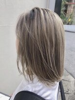 ロコスピアーズ(ROCO SPEARZ)&nbsp;根元暗め～シナモンベージュのグラデーションカラーブリーチ