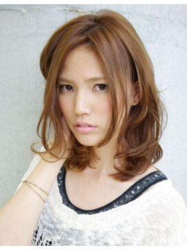 ザ シー 海老名(The C) アンニュイな色気のあるミディアムヘア／ザシー　アフロート