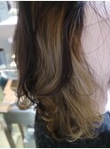 クリームブロンドグラデーションヘア