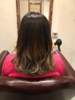 ヘアーサロン ザ ハイブ(Hair salon The hive)&nbsp;モノトーンベースのグレージュグラデーションカラー