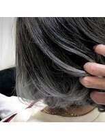20代30代グラデーション×ホワイトシルバー/ブリーチ/毛先カラー