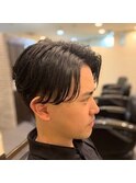 黒髪前下がりショートスタイル<理容室>