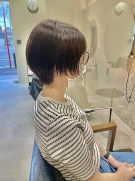 ティム(tim) グレージュカラーショートボブ