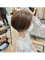 セム(sem) 前髪なし白髪ぼかしハイライトショートボブ