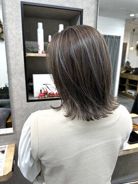 リベストバイジェービー 稲毛(li best. byjb) イメチェン/ホワイトブロンド/外ハネボブ/美髪/ワイドバング