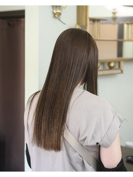 ウィーク(WiiK) アッシュベージュ