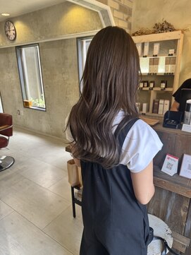 ヘアメイク リヴ(Hair Make Liv) モカブラウン×艶髪巻き仕上げ